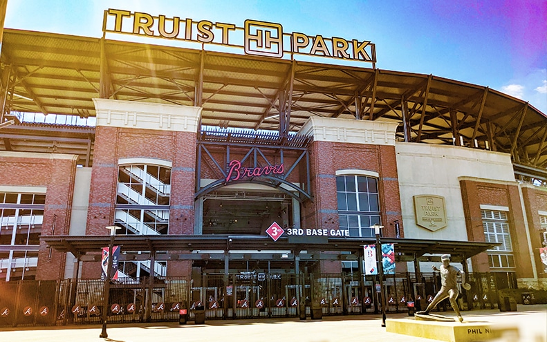 Atlanta Braves on X: RT @TruistPark: 🔵Jerseys 🔴Caps ⚪️Apparel Atlanta  City Connect merch NOW AVAILABLE at the @Braves Clubhouse Store🔥   / X